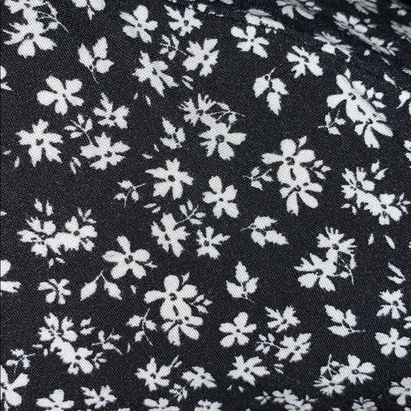 Cardigan 🖤🤍 - Picture 4 of 5